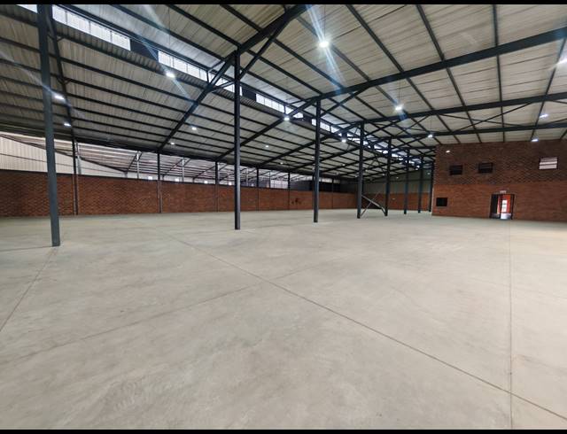 2,340M² WAREHOUSE TO LET IN ORMONDE